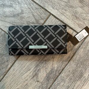 Tahari black&white wallet/clutch  NWT dotted logo